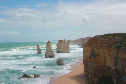 twelve apostles australia shore