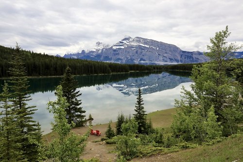 two jack lake  banff  national park