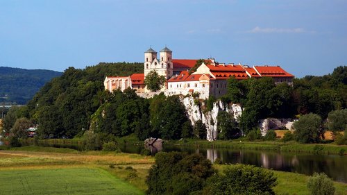 tyniec  monastery  landscape