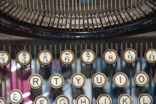 typewriter qwert keys