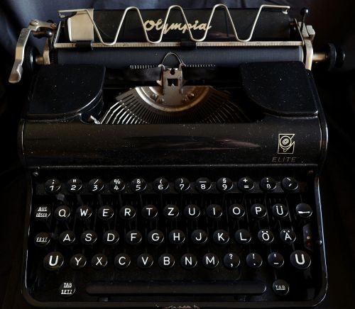 typewriter antiquarian old