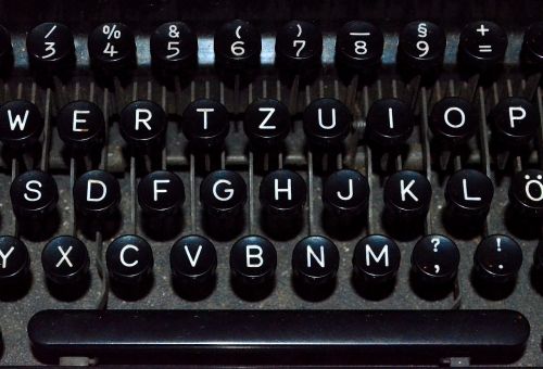 typewriter keyboard historically