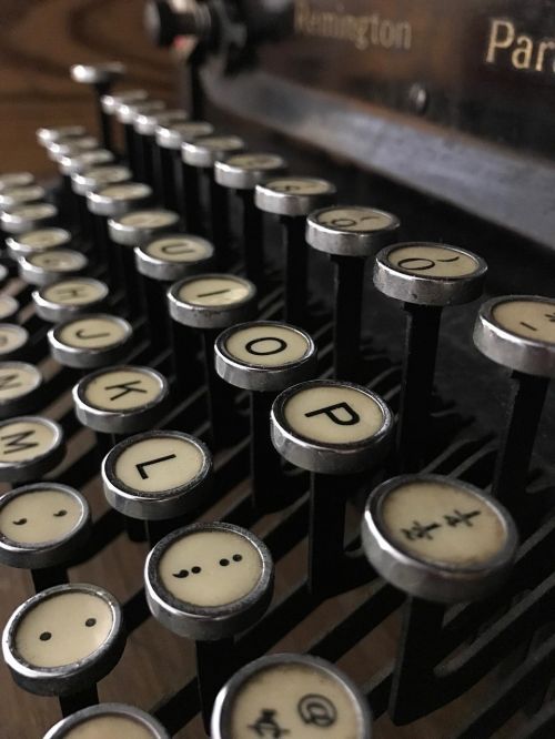 typewriter vintage remington