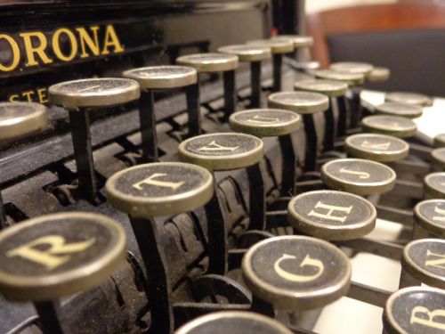 typewriter antique old