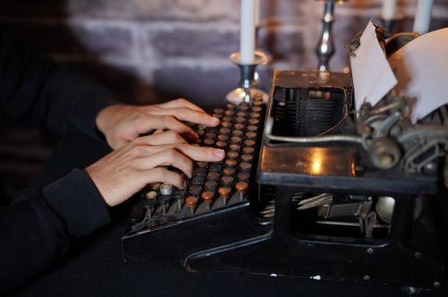typewriter antique leave