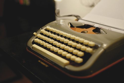 typewriter  mechanical  retro