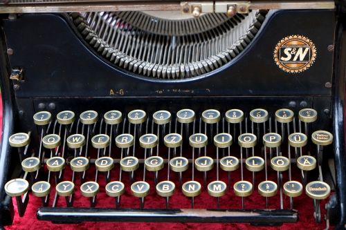typewriter old leave