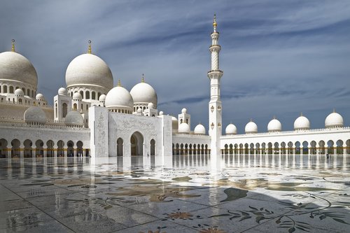 u a e  abu dhabi  sheikh zayed grand mosque