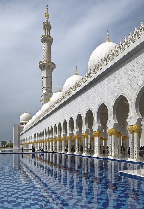 u a e  abu dhabi  sheikh zayed grand mosque