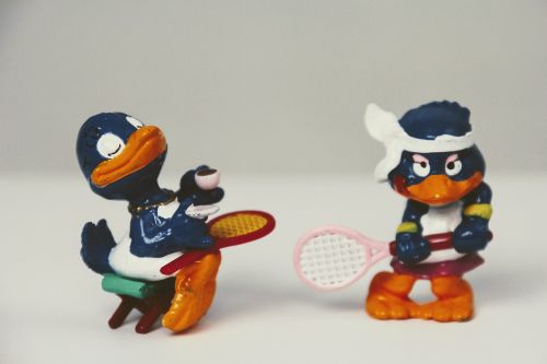 überraschungseifigur peppy pingu tennis