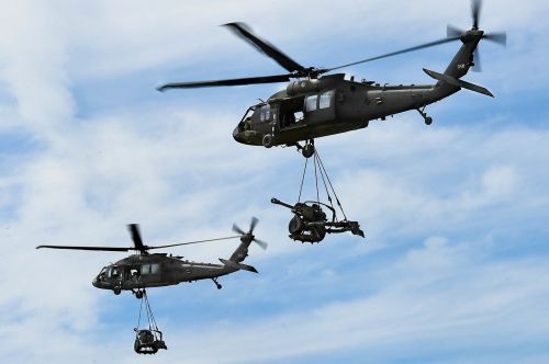 uh-60 black hawk helicopter flight