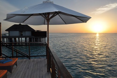 umbrella sunbeds maldives