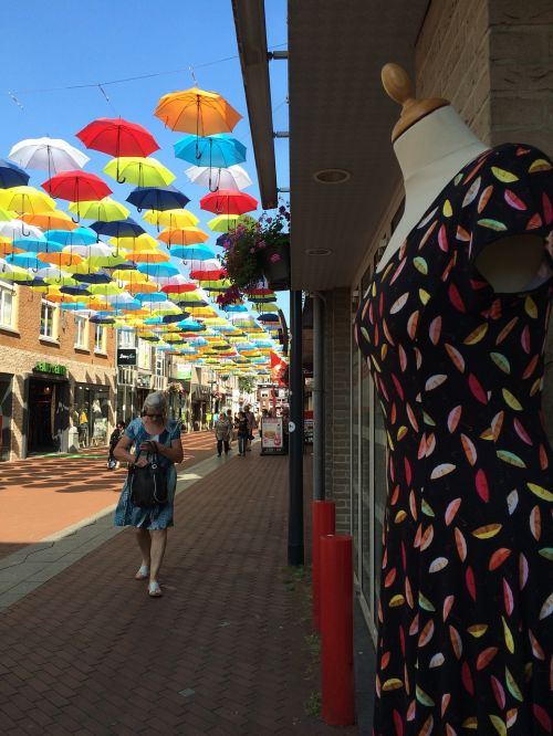 umbrella theme centre of oosterhout summer stadstafereel