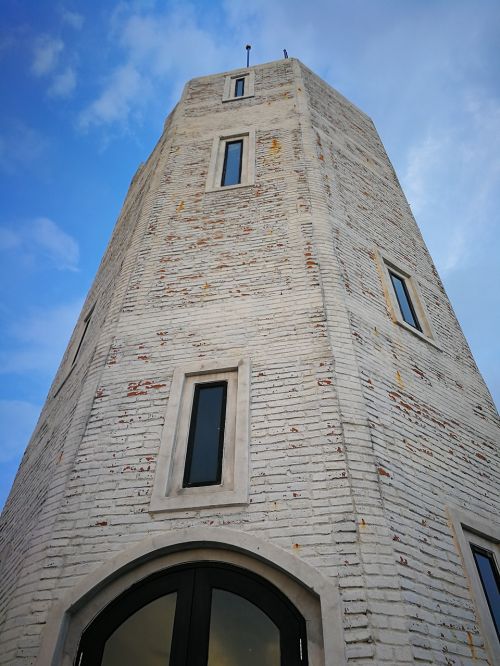 under the blue sky of the castle castle