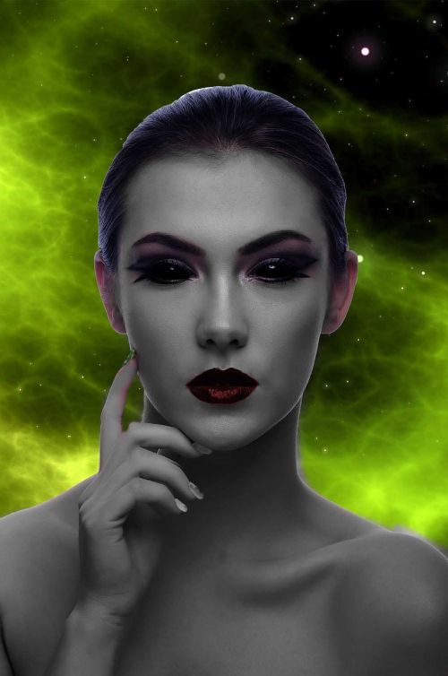 universe alien woman