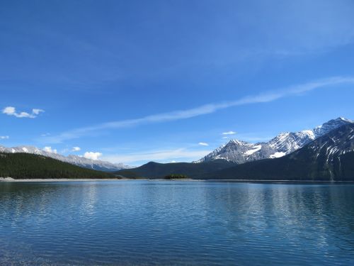 upper kananaskis lake rocky mountains alberta