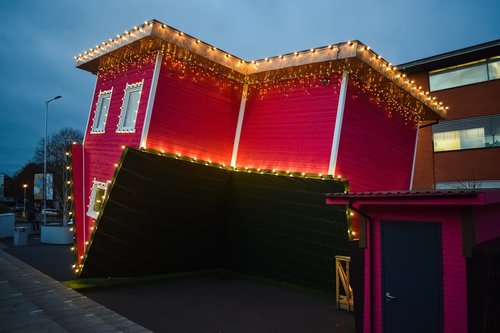 upside down house  bournemouth  attraction