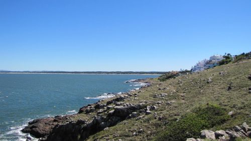 uruguay beach rocks