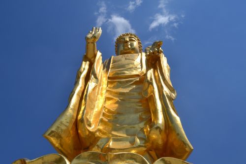 urumqi red mountain buddha statues
