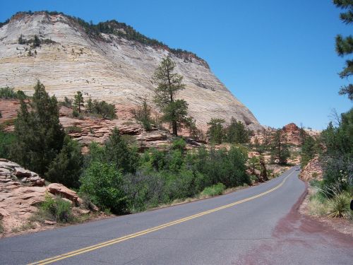 utah road desert