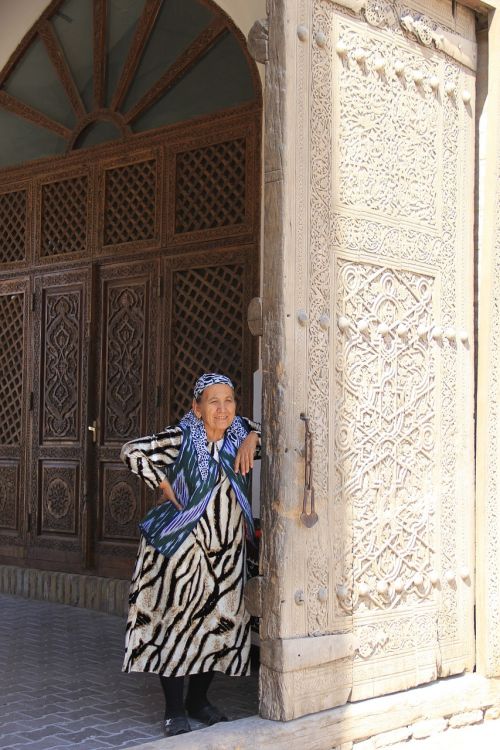 uzbek woman tradition