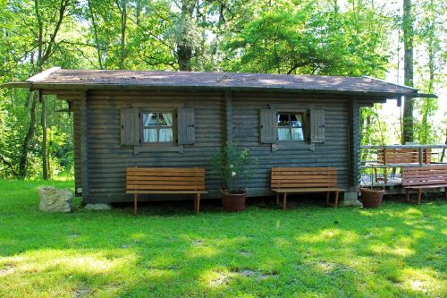 vacation garden shed hut