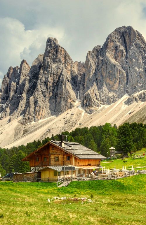 val di funes dolomites rifugio odle