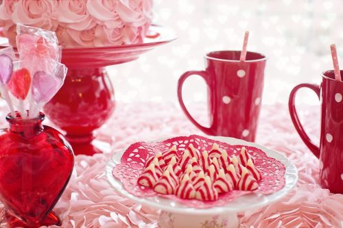 valentine's day cake pink