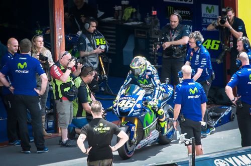 valentino rossi pit action the doctor
