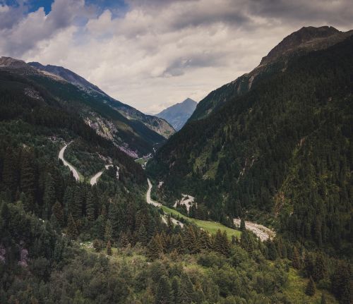 valley mountains road