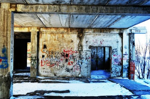 vandalism abandoned building