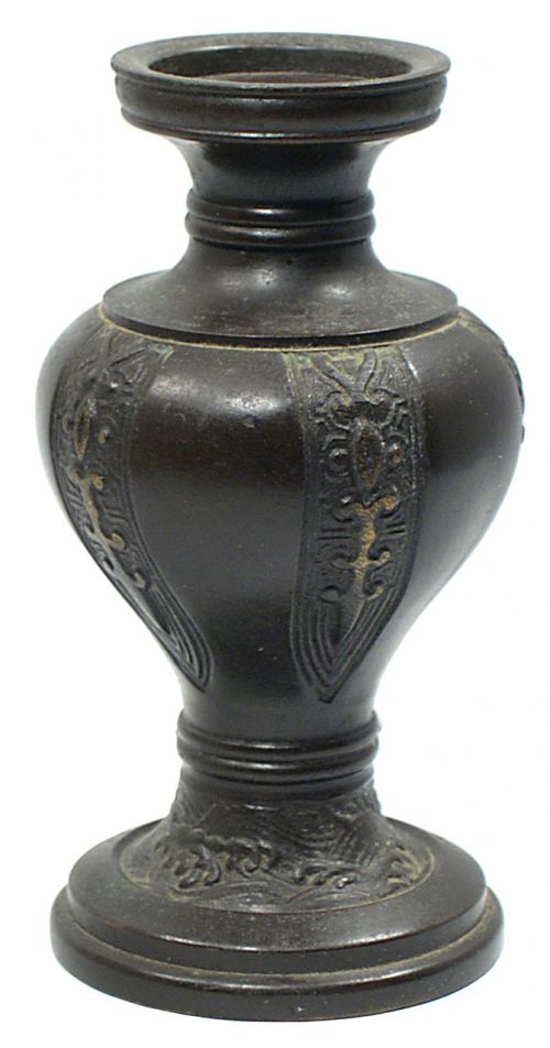 vase black decoration