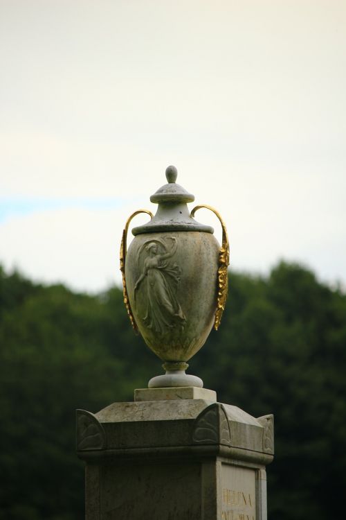vase monument sculpture