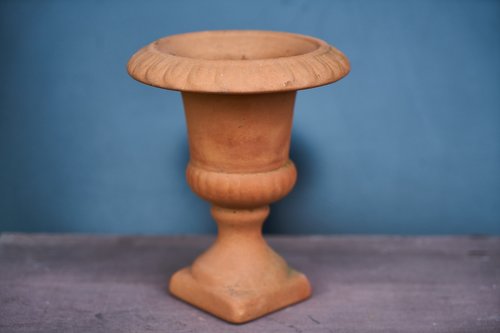 vase  object  brown