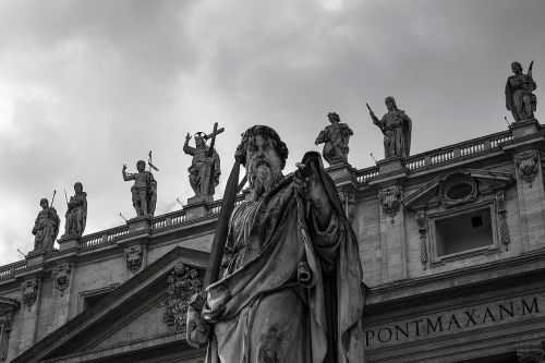 vatican statues sky