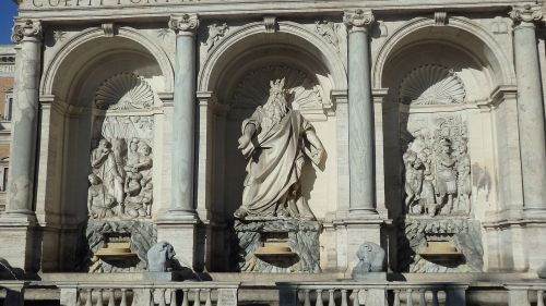 vatican rome sculpture