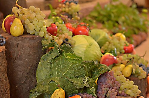 vegetables fruit table