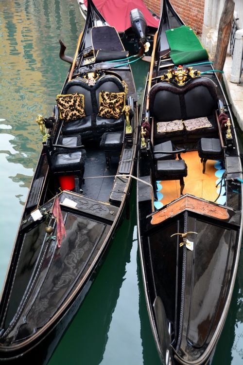 venice gondolas boats