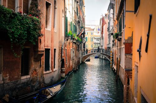 venice italy gondolas