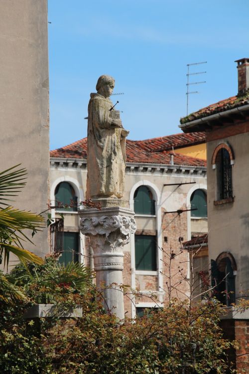 venice sculpture figure