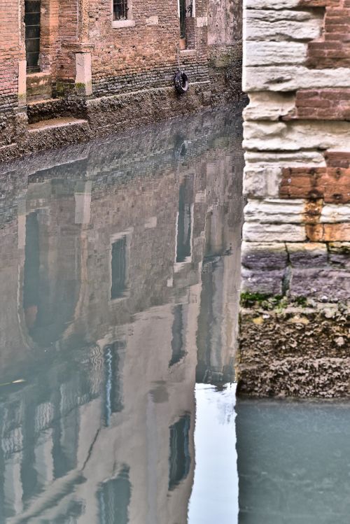 venice water mirroring