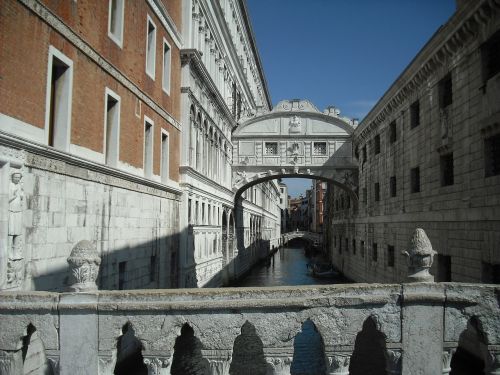 venice bridge of sighs city