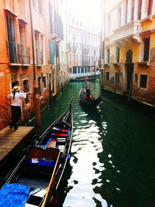 venice gondola channel