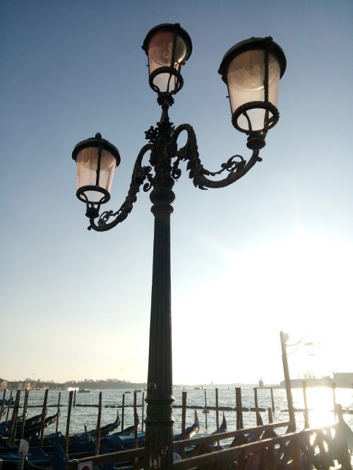 venice lamppost sky