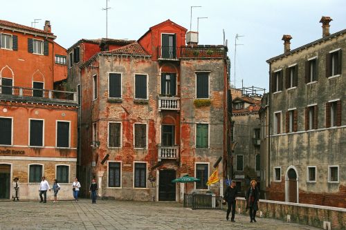 venice italy old houses