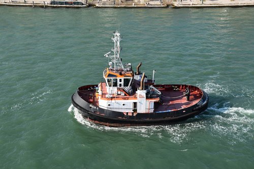 venice  boat  channels