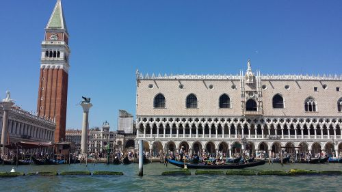 venice italy gondolas