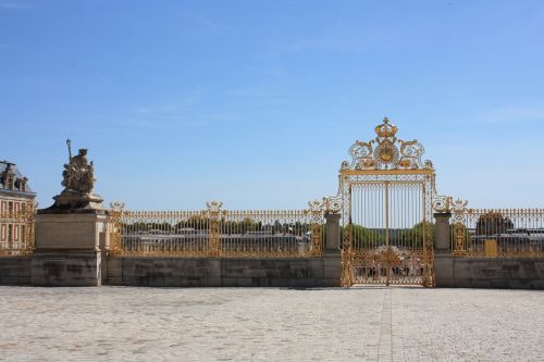 versailles magnificent gold