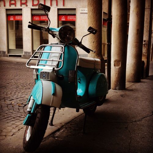 vespa italy scooter