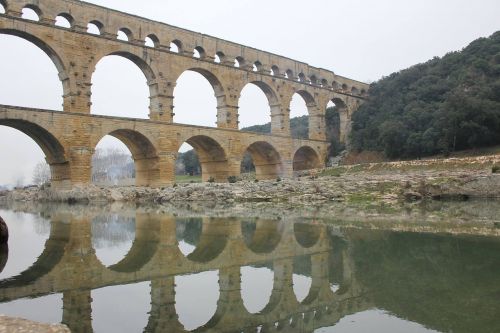 pont du gard aqueduct viaduct